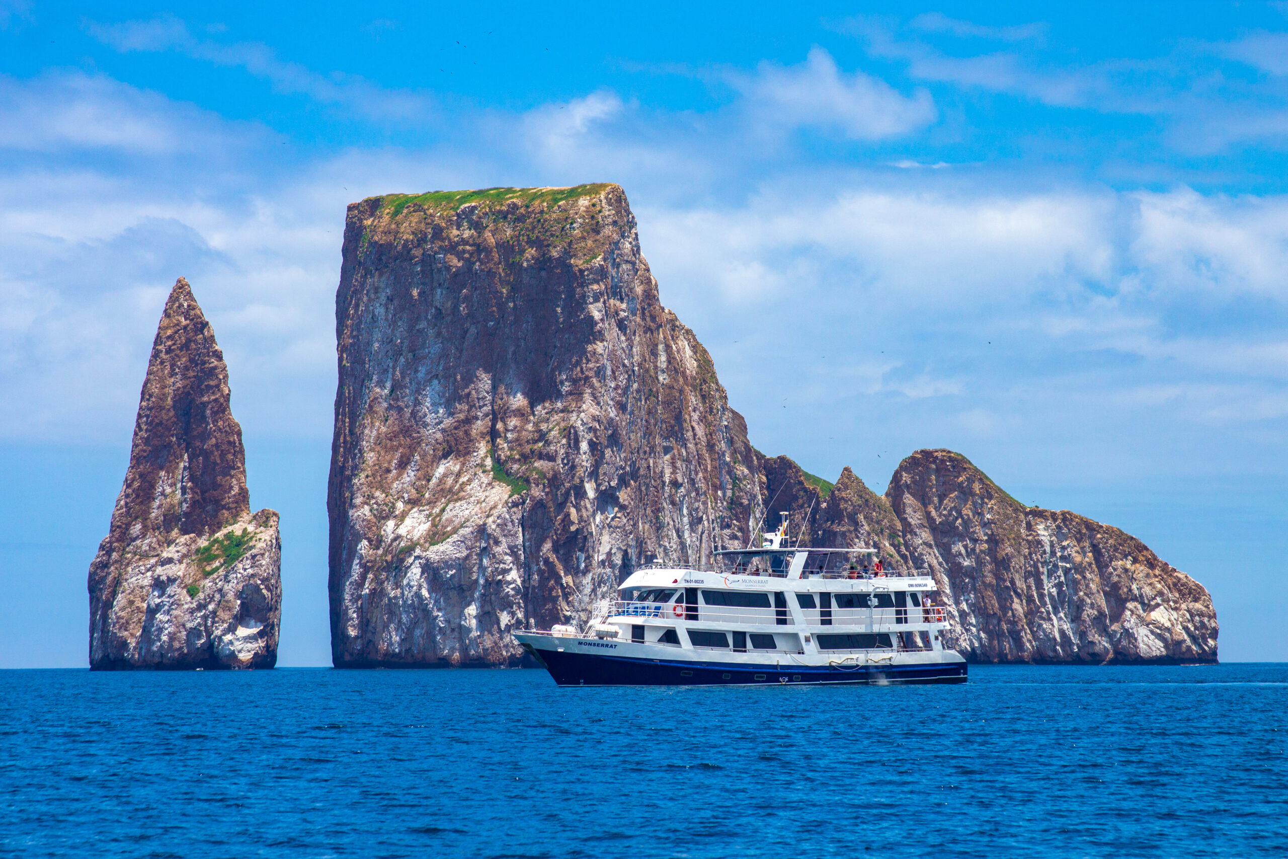 Monserrat Galapagos Cruises Panoramic Kicker Rock Leon Dormido 2021 10 scaled
