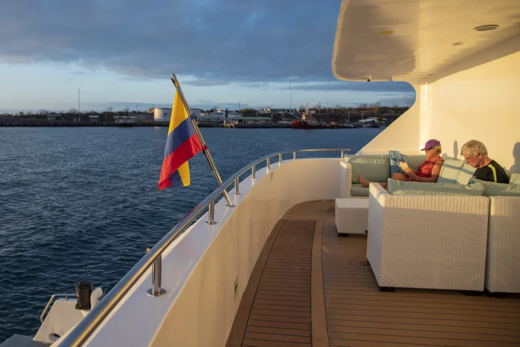 alfresco1-ecogalaxy-catamaran